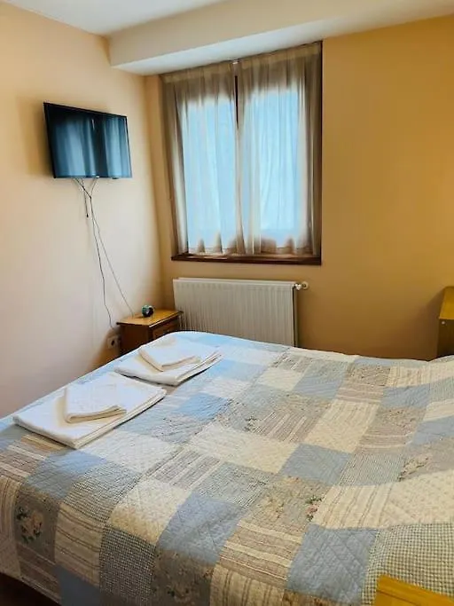 Luxury Apartment Llops Hut-7760 , 5 Pax Soldeu