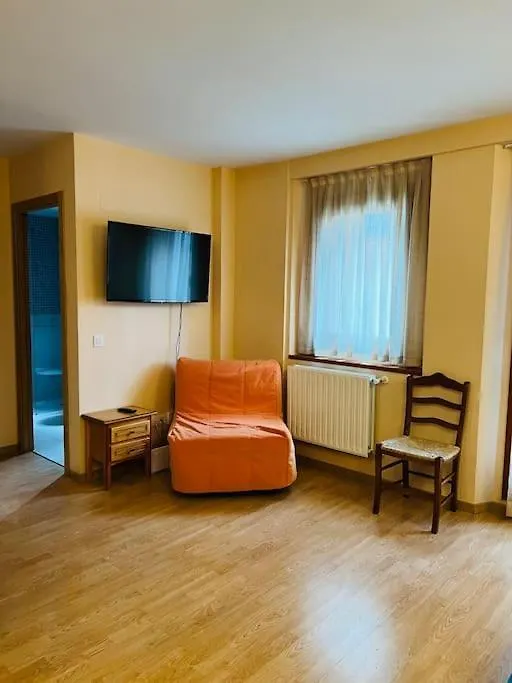 Luxury Apartment Llops Hut-7760 , 5 Pax Soldeu