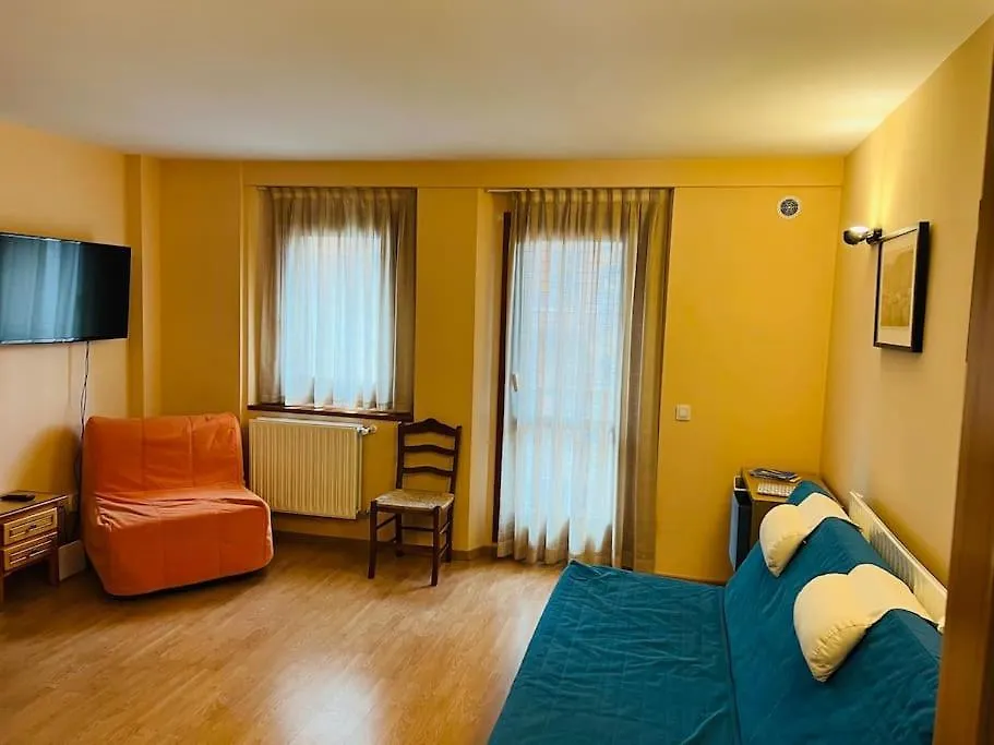 Luxury Apartment Llops Hut-7760 , 5 Pax Soldeu