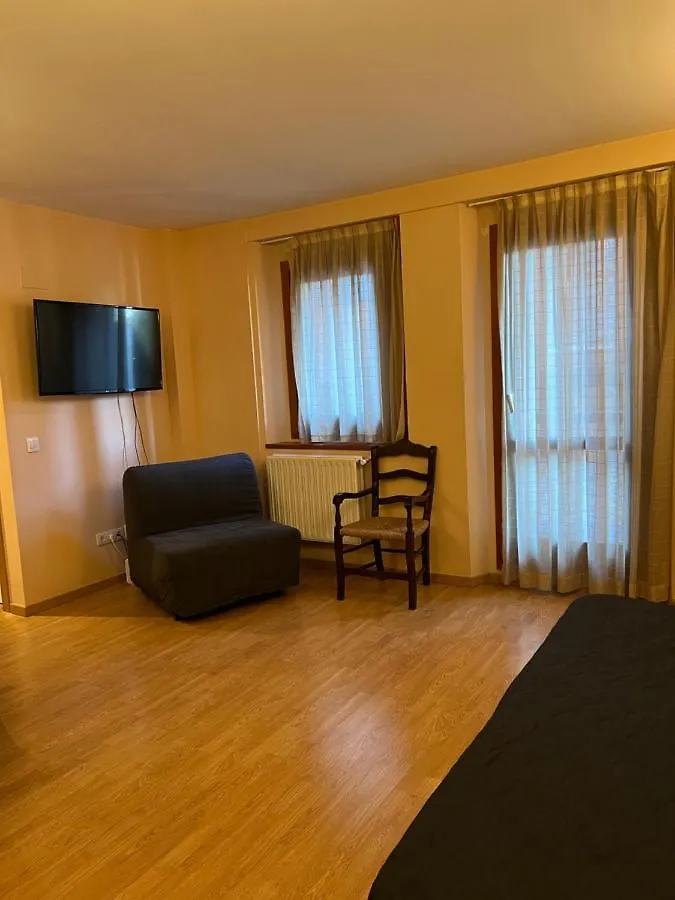 Luxury Apartment Llops Hut-7760 , 5 Pax Soldeu