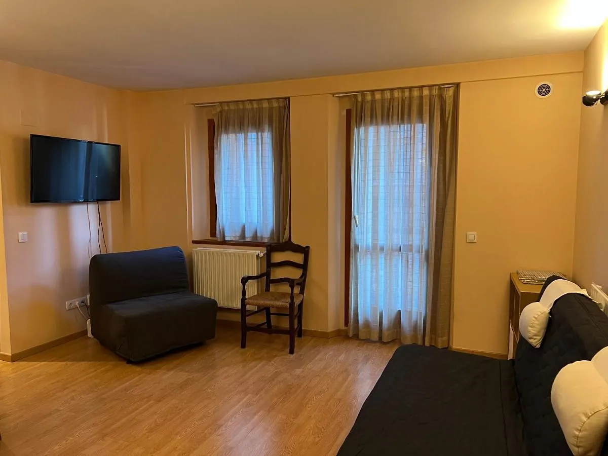 Luxury Apartment Llops Hut-7760 , 5 Pax Soldeu